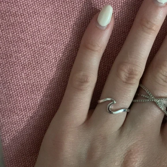 Silver Wave Ring - Picture 3 of 3